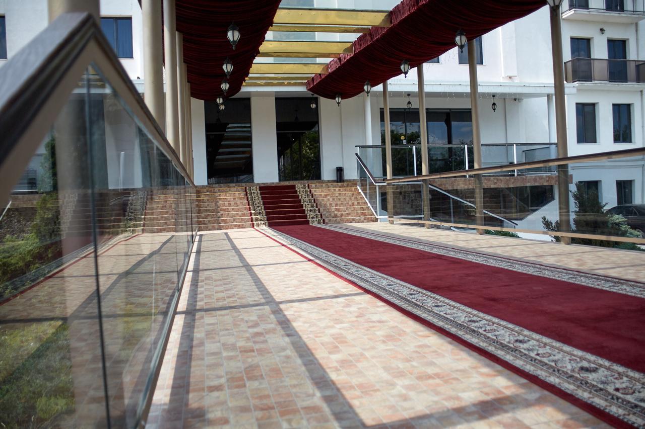 Garden Hall Тернопил Екстериор снимка